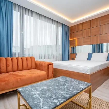 Center Hotel *