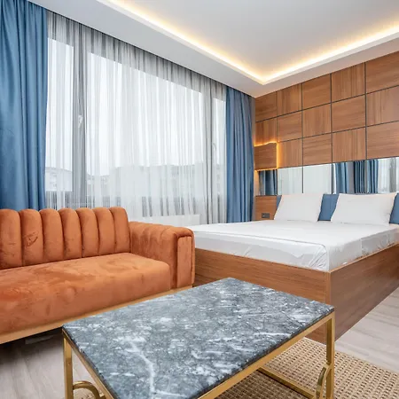 Center Hotel *