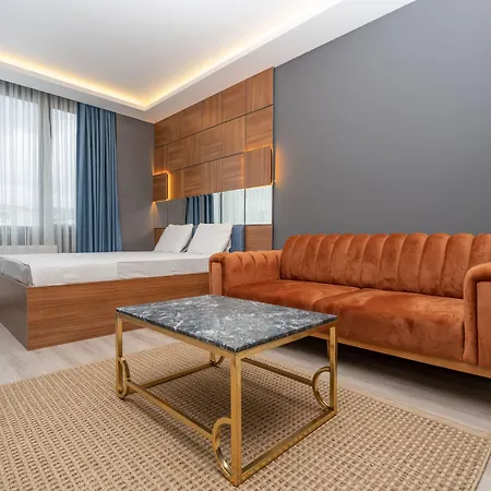 Center Hotel *